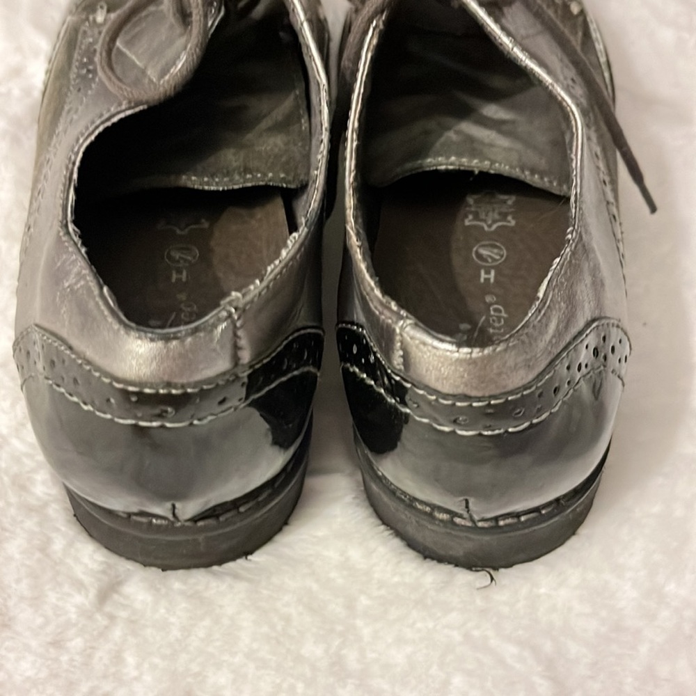 One Step Super Comfortable And Unique Flat - image 3